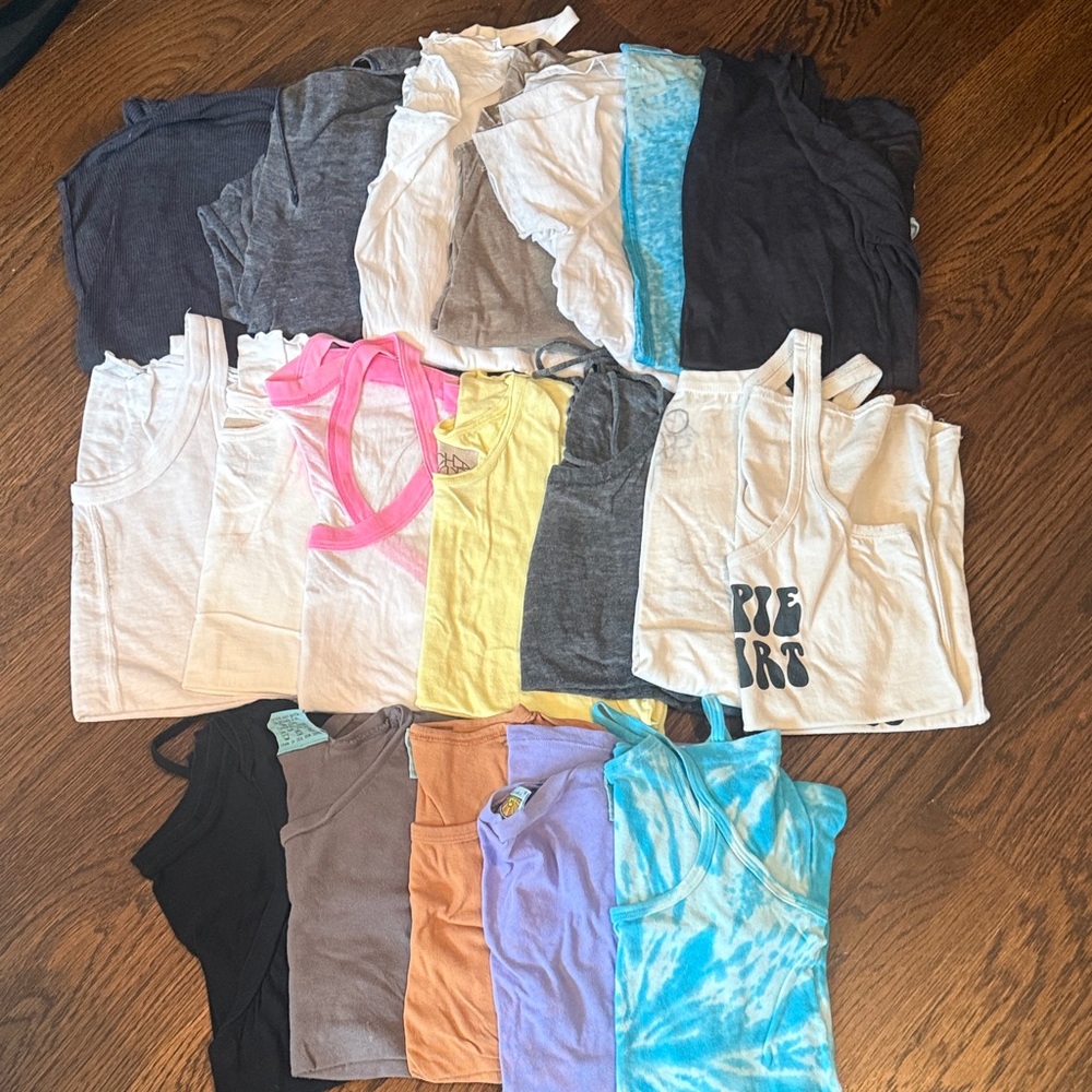 Assorted womens Tees